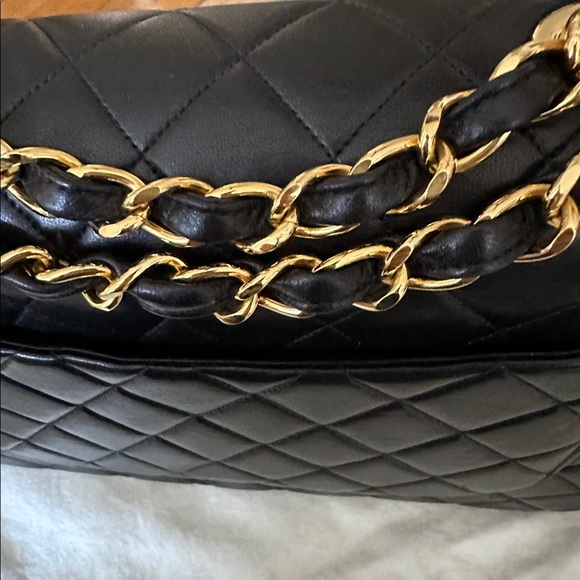 Vintage Chanel jumbo bag - Picture 9 of 16